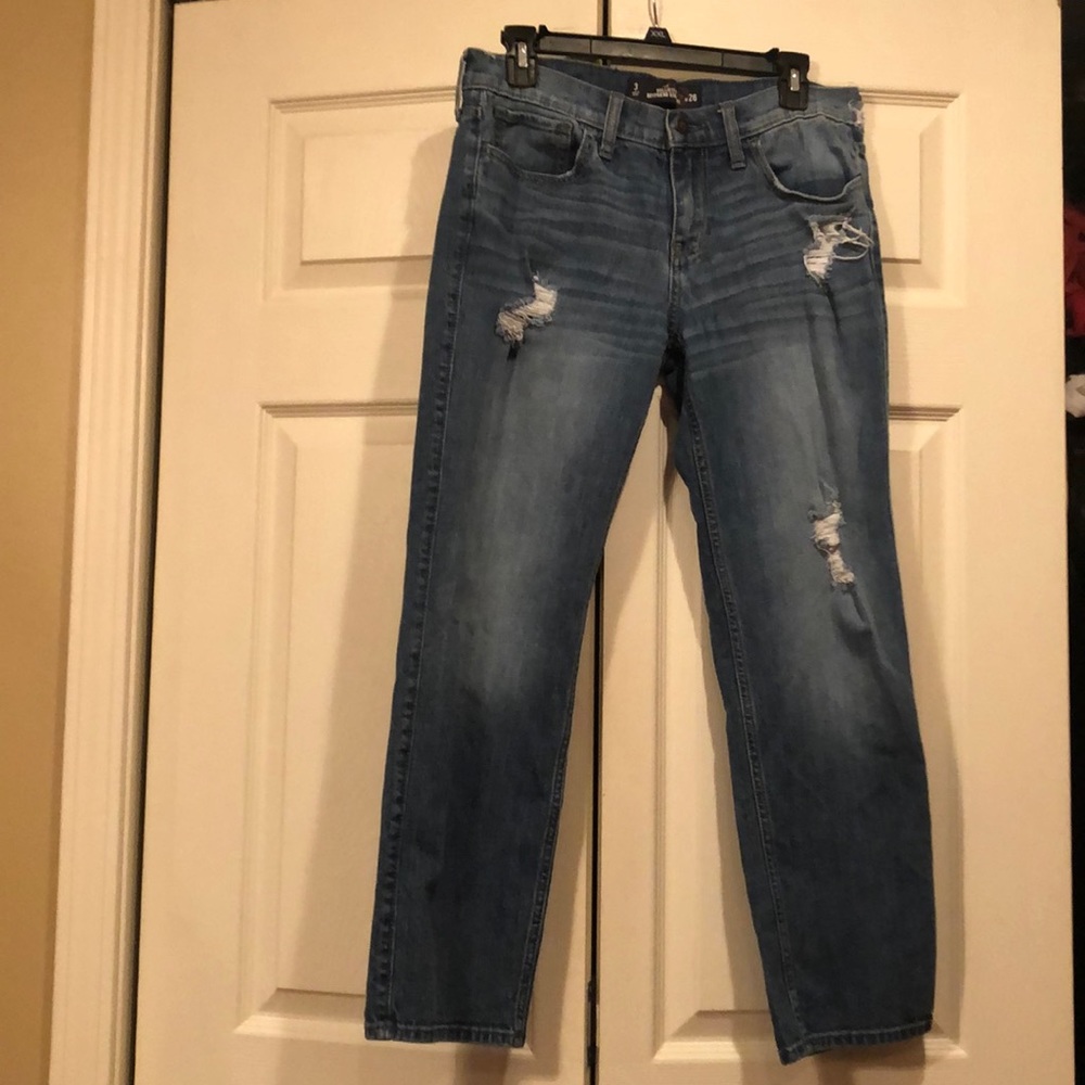 Hollister sz 3 w26 Distressed Boyfriend Jeans